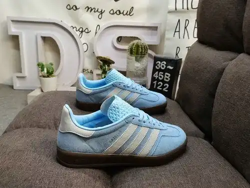 122D Adidas Gazelle Indoor JI2717 casual, durable, lightweight, low top board shoes. This Adidas spo