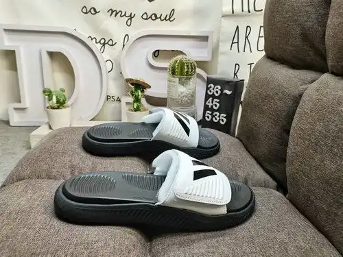 535D Adidas men's and women's slippers new beach shoes Velcro swimming sports casual shoes