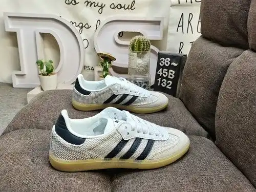 132DAdidas SAMBA OW JH5633's classic Originals in recent years are made of original suede leather, w