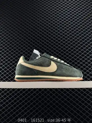 The Nike Classic Cortez Leather combines the classic style of the previous year with a waterproof up
