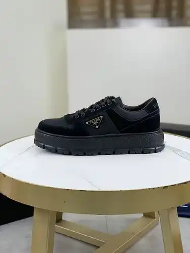Prada Mens Edition Código 0314D40 Tamaño 3845 45 46 personalizado y no reembolsable