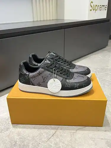LV Hombre Código 0318B Tamaño 3844 45 personalizado