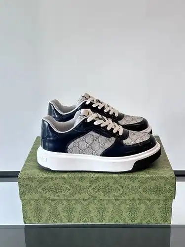 Gucci Mens Edition Código 0318B90 Tamaño 3844 45 46 personalizado