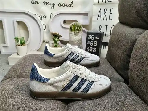 433D Adidas Gazelle Indoor JR3381 casual, wear-resistant, lightweight, low top board shoes. This Adi