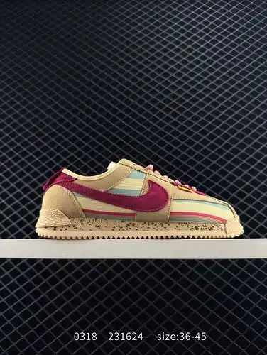 ✅ The Nike Classic Cortez Leather is a classic lightweight and comfortable men's Forrest Gump casual