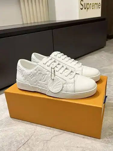 LV Hombre Código 0318B Tamaño 3844 45 personalizado