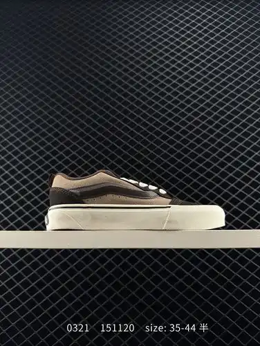 Vans Knu Skool Cold Grey Splicing quotThe Most Beautiful Dress for Springquot El vestido gris es el 