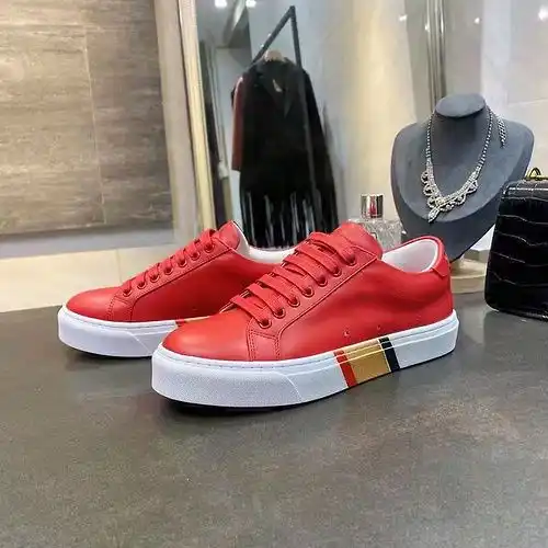 Burberry Código de pareja 0312C00 Tamaño Mujer 3540 Hombre 3945