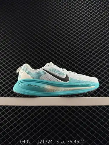 True label ✅ The Nike VOMERO 18 is a comfortable, shock-absorbing, non slip low top running shoe wit