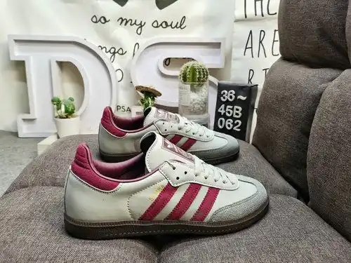 062Adidas SAMBA OG ID1482: The classic Originals in recent years are made of genuine suede leather, 