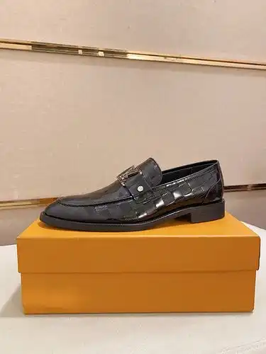 LV Hombre Código 0321C00 Tamaño 3844 Personalizable 45