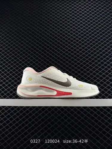 company level ✅ The Nike Journey Run running shoes use a new type of cushioning material with a slig