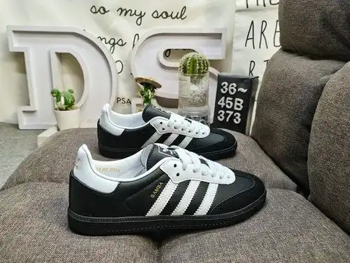 373DAdidas SAMBA VEGAN JP5282's classic Originals in recent years feature original suede leather pro