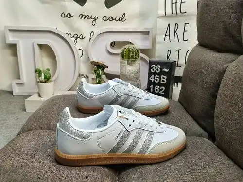 162DAdidas SAMBA VEGAN's classic Originals in recent years are made of original suede leather, with 