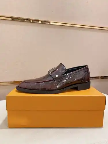 LV Hombre Código 0321C00 Tamaño 3844 Personalizable 45