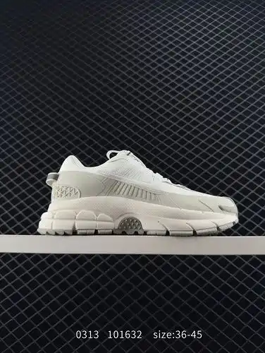 Nike Air Zoom Vomero 5 Roam "Summit White" Soft and Comfortable Low Top Running Shoe for M
