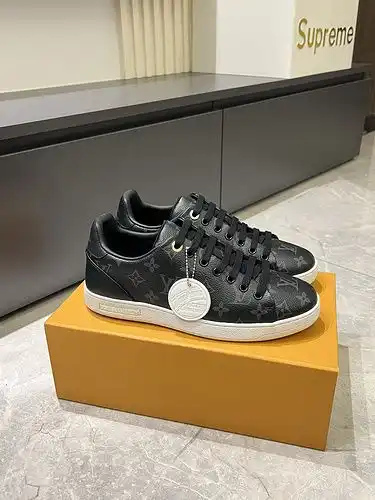 LV Hombre Código 0318B Tamaño 3844 45 personalizado