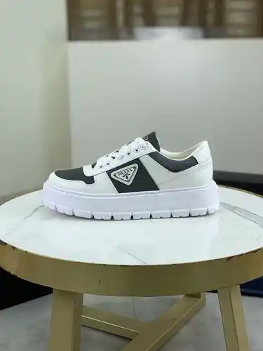 Prada Mens Edition Código 0314D50 Tamaño 3845 45 46 personalizado y no reembolsable