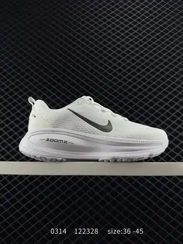✅ The Nike VOMERO 18 is a comfortable, shock-absorbing, non slip low top running shoe with a full-le