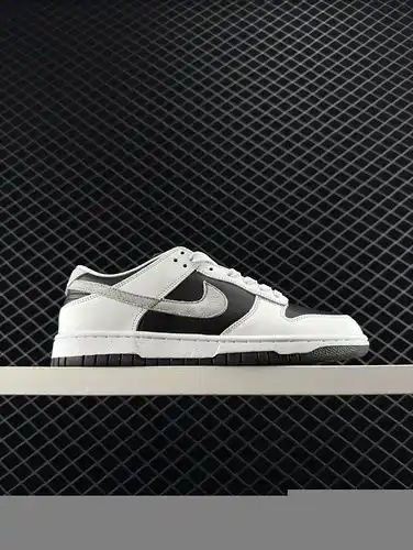 [Authentic] Nike Sb Dunk Low Pro sneakers retro board shoes. Featuring a soft leather upper that is 