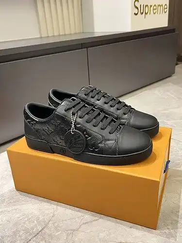 LV Hombre Código 0318B Tamaño 3844 45 personalizado