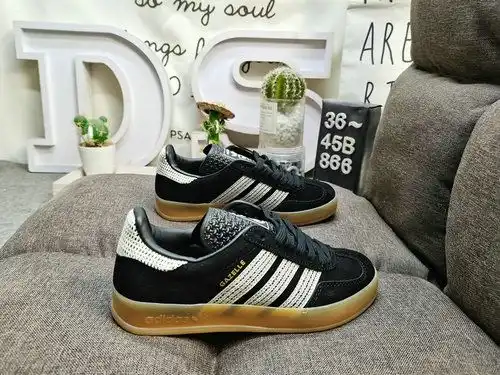 866D Adidas Gazelle Indoor JI25 casual, wear-resistant, lightweight, low top board shoes. This Adida