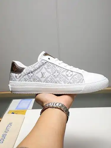 LV Código para hombre 0316B30 Tamaño 3844 45 personalizado