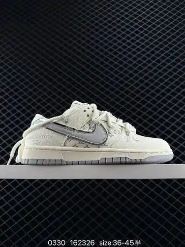 NIKE DUNK SB LOW Custom DUNK Custom Dunk SB, as the name suggests, has a classic Dunk bloodline and 