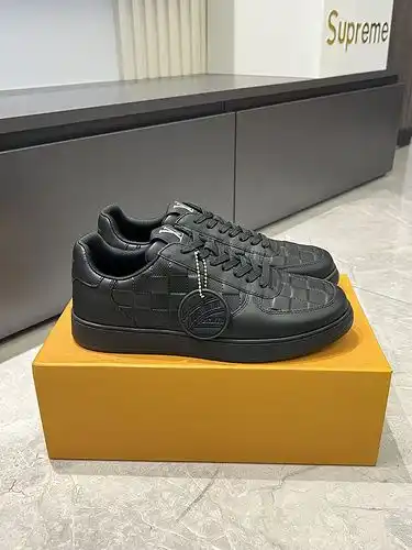 LV Hombre Código 0318B Tamaño 3844 45 personalizado