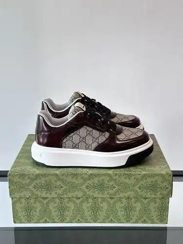 Gucci Mens Edition Código 0318B90 Tamaño 3844 45 46 personalizado