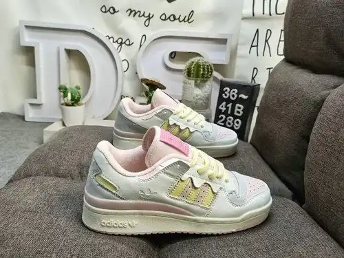 289D Adidas Forum 84 Low JR32 low top versatile trendy casual sports board shoes. Based on the appea