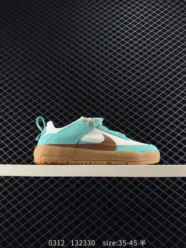 The Nk SB Day One Nike low cut casual board shoe FN4210-301 # is equipped with Air Zoom cushioning a