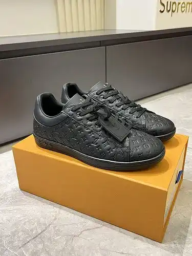 LV Hombre Código 0318B Tamaño 3844 45 personalizado