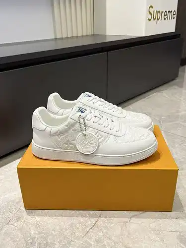LV Hombre Código 0318B Tamaño 3844 45 personalizado