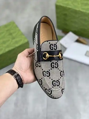 Gucci Mens Edition Código 0327C20 Talla 3844