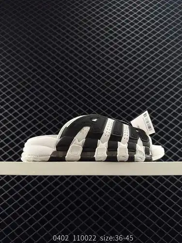 The Nike AIR More Uptempo Slide leather slippers are inspired by the popular graffiti culture on the