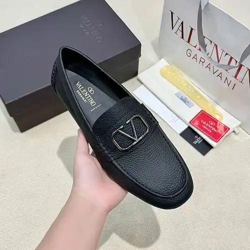 Valentino Mens Edition Código 0312C60 Talla 3845