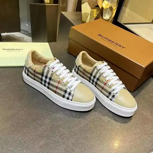 Burberry Código de pareja 0312C00 Tamaño Mujer 3540 Hombre 3945