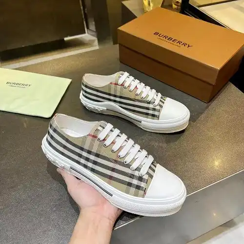 Burberry Código de pareja 0312C00 Tamaño Mujer 3540 Hombre 3945