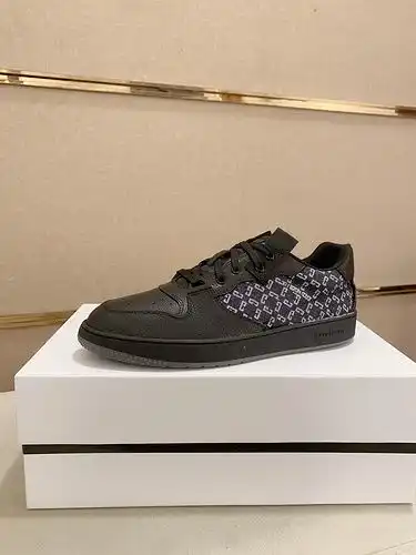 Givenchy Mens Edition Código 0321C00 Talla 3844