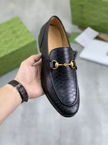 Gucci Mens Edition Código 0327C20 Talla 3844