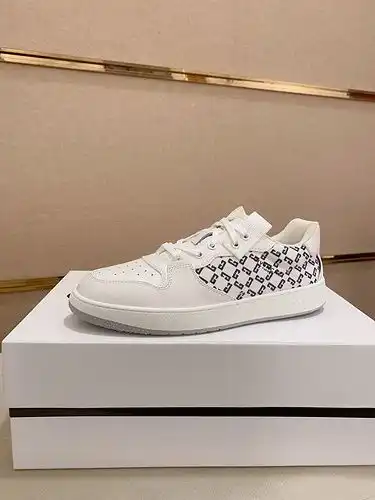 Givenchy Mens Edition Código 0321C00 Talla 3844
