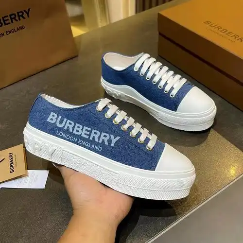 Burberry Código de pareja 0312C00 Tamaño Mujer 3540 Hombre 3945