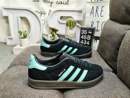 434D Adidas Gazelle Indoor JR7112 casual, wear-resistant, lightweight, low top board shoes. This Adi