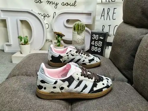 866DAdidas WB SAMBA OG W JR6's classic Originals in recent years are made of genuine suede leather, 