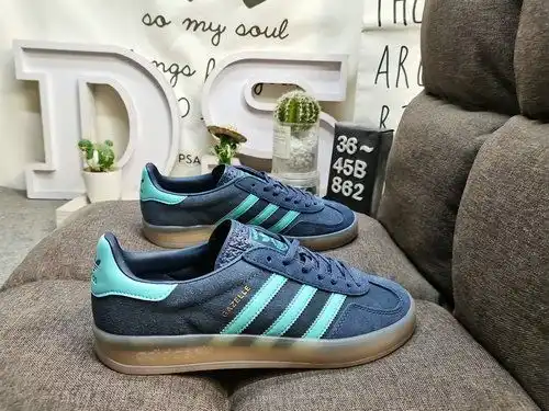 862D Adidas Gazelle Indoor casual, durable, lightweight, low top board shoes. This Adidas sports sho