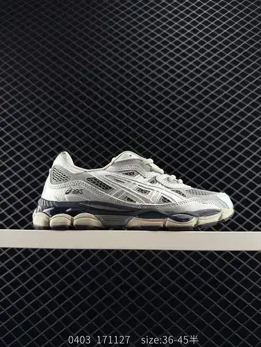 ASICSASICS GELNYC 2055 superior de malla transpirable con un poco de material de cuero sintético uti