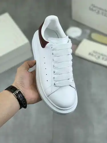 Código de Estilo de Pareja McQueen 0314B40 Talla 3545