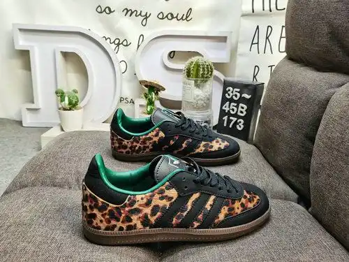 173DAdidas SAMBA OG W's classic Originals original suede leather production in recent years, slender