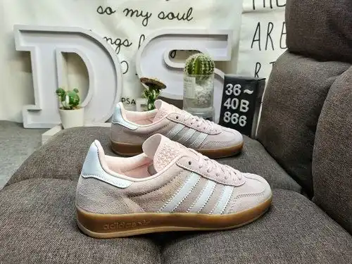 866D Adidas Gazelle Indoor IH5484 casual, wear-resistant, lightweight, low top board shoes. This Adi